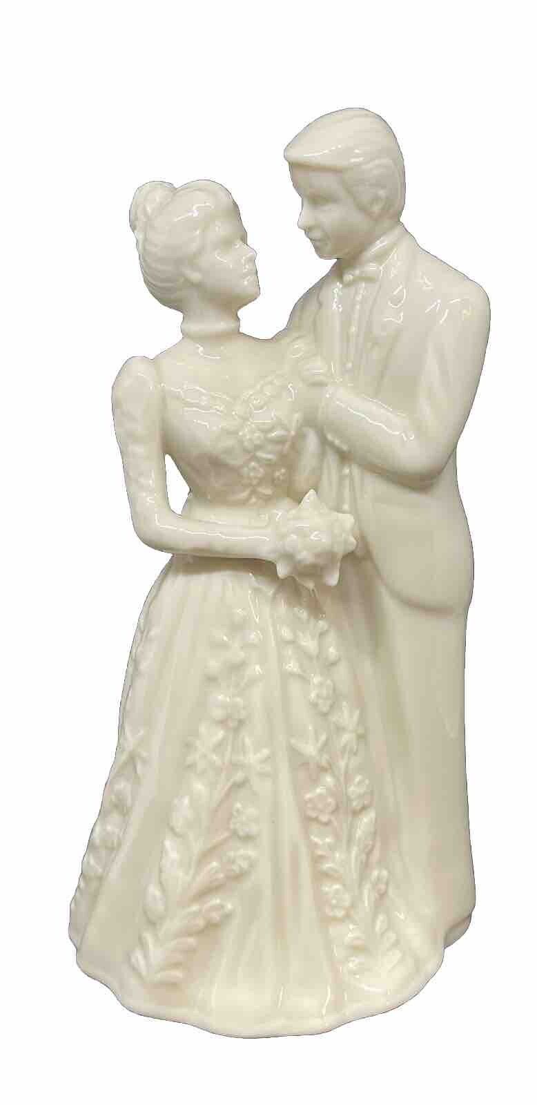 LENOX WEDDING PROMISES COLLECTION BRIDE AND GROOM FIGURINE CAKE TOPPER
