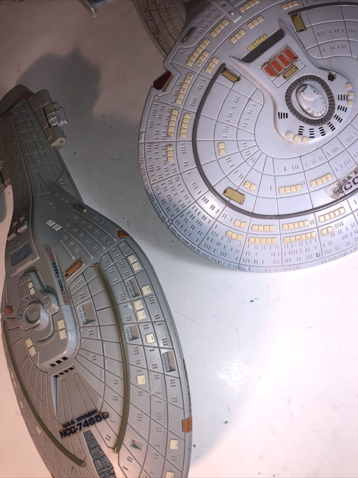 Playmates Star Trek USS Voyager NCC 74656 & USS Enterprise NCC 1701-D Starships