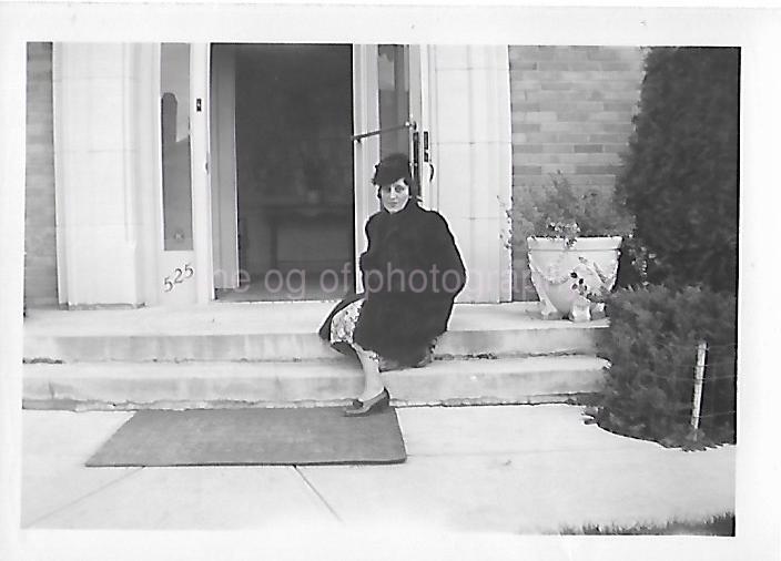 SMALL FOUND PHOTOGRAPH Black And White REMOTE PORTRAIT 1940\'s Girl 27 44 W