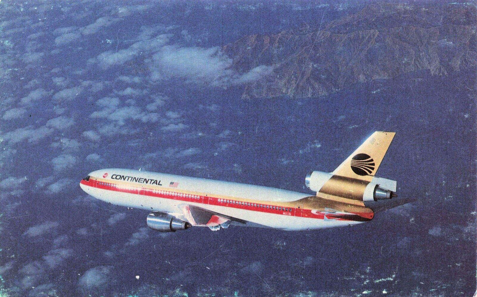 Continental Airlines DC-10 airplane postcard PC 2.22