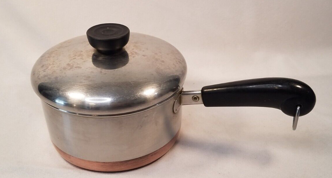 Revere Ware 1.5 QT Sauce Pan With Lid Copper Botton Vintage Clinton ILL 92g