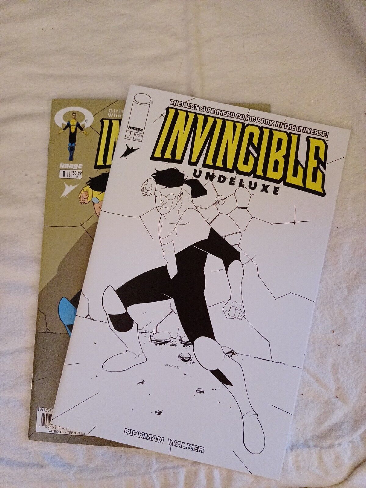 INVINCIBLE UNDELUXE #1 And Facsimile ￼#1 Set. High Grade Raw
