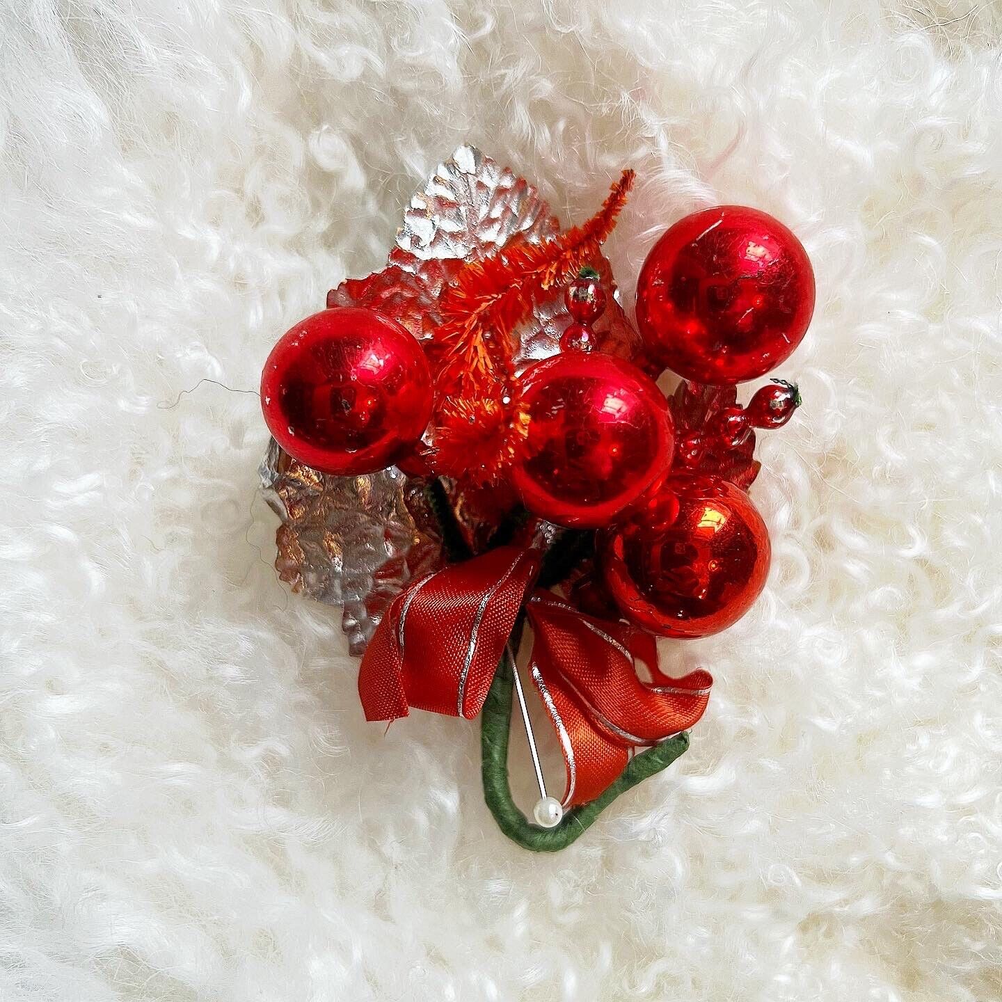 RED ORNAMENTS Christmas Vintage 50s 50’s Holiday Party Corsage Brooch Pin Gift