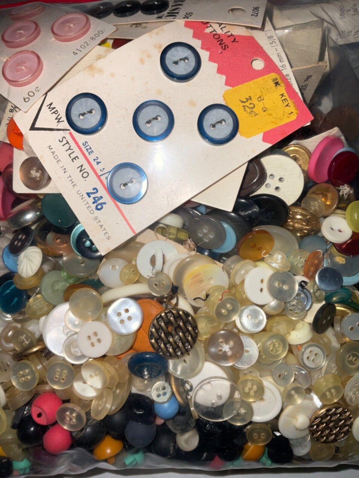 Sewing Button Lot Vintage Over 5 Pounds Plastic Metal Glass Notions P2