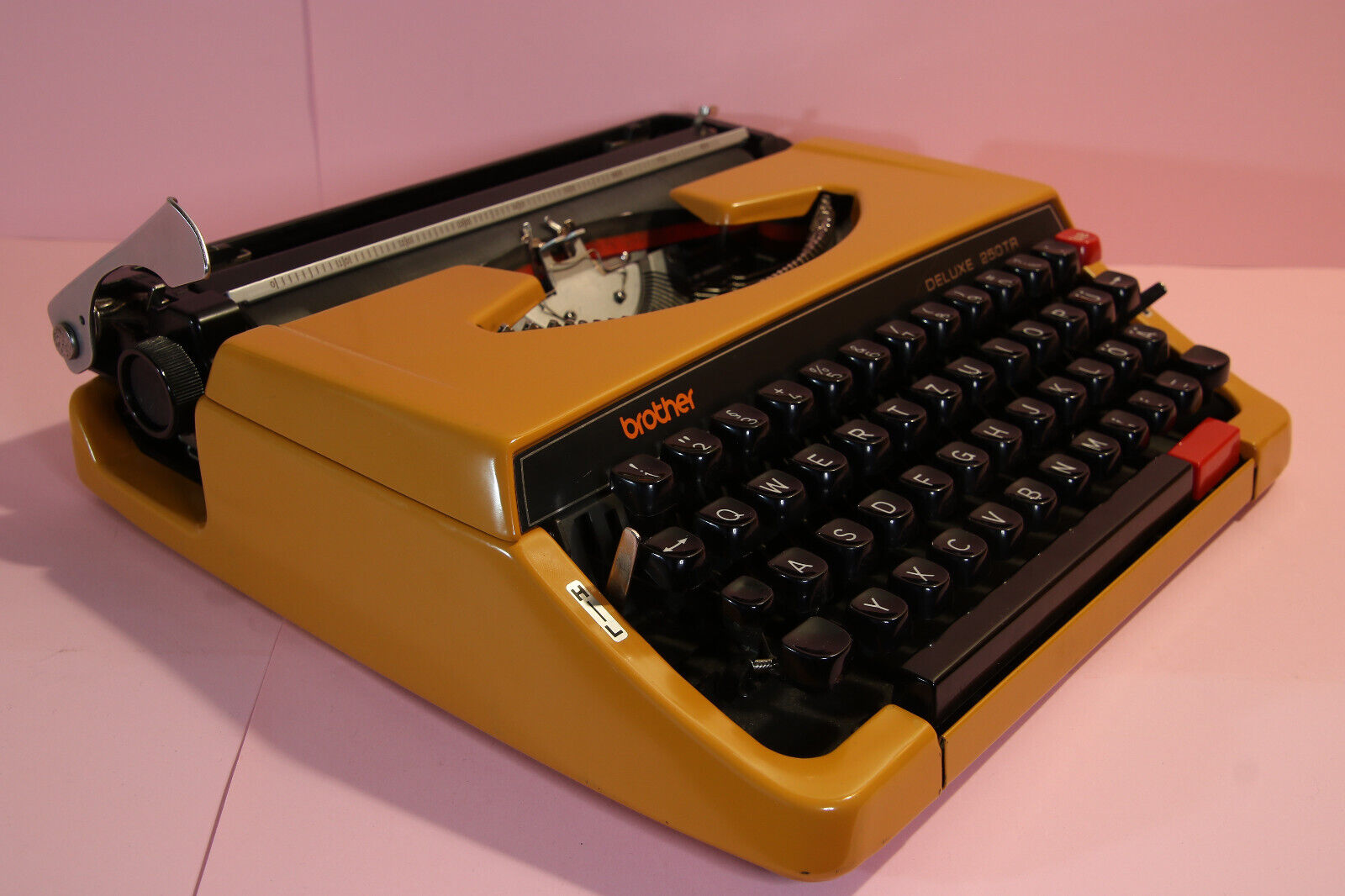 Vintage Brother Deluxe 250TR typewriter mango -yellow color with own black case