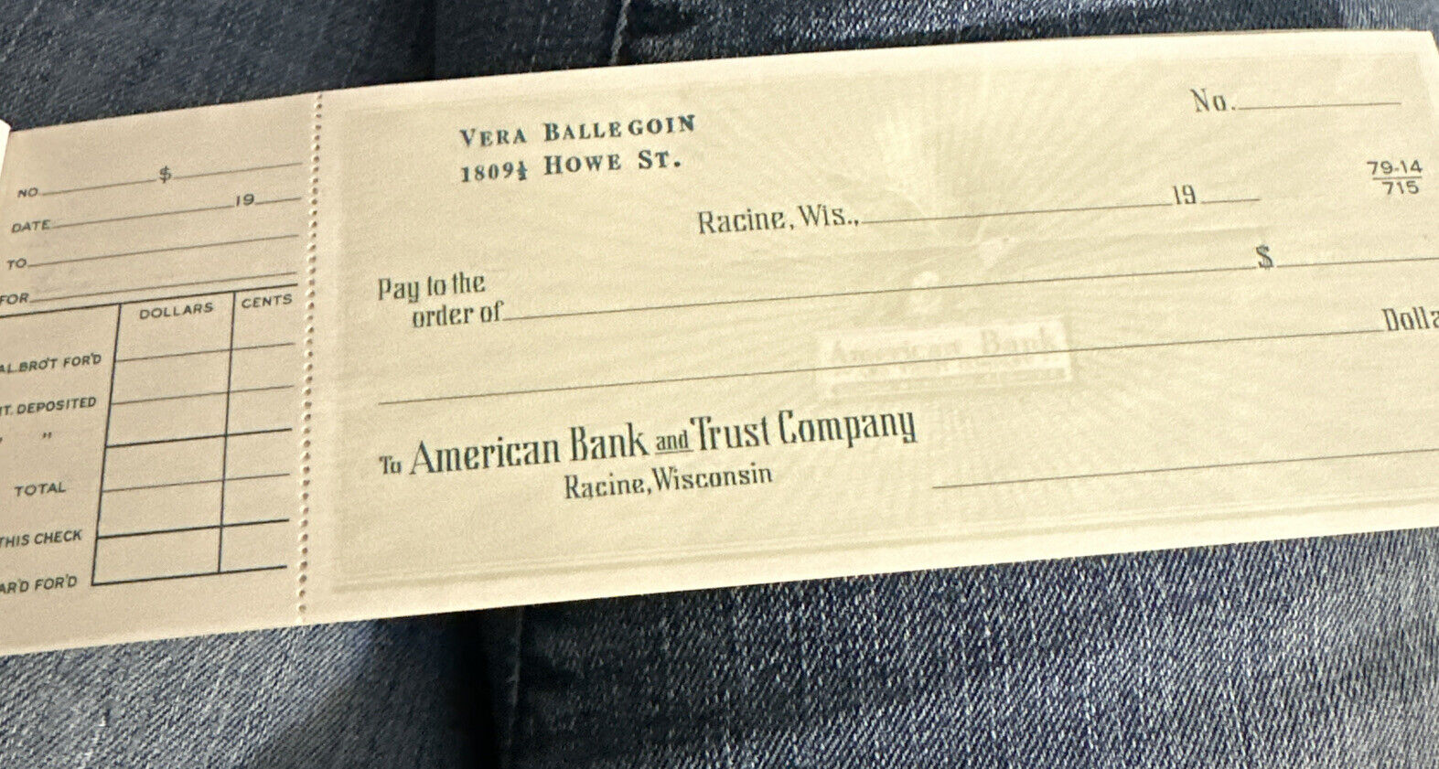 VINTAGE American BANK AND TRUST CO. Racine Wisconsin UNUSED Book Of Checks Green
