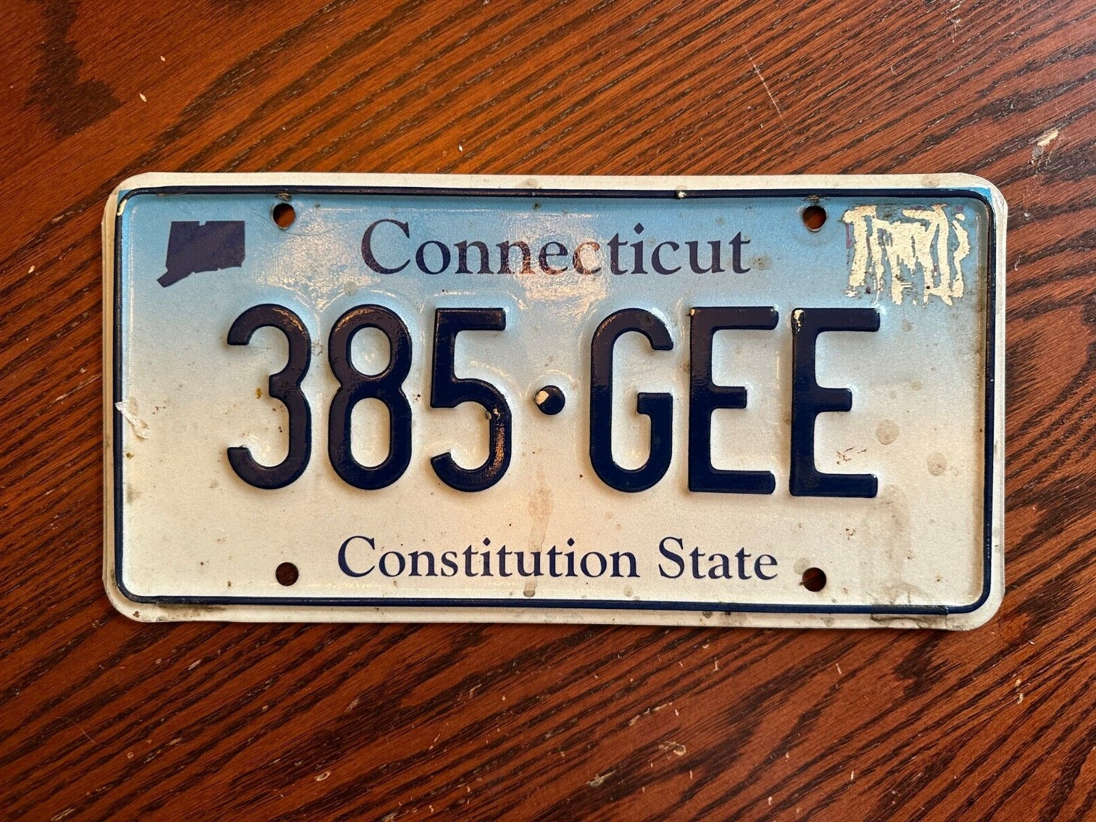 Connecticut License Plate 385 GEE Constitution State 2000\'s Blue Fade CT