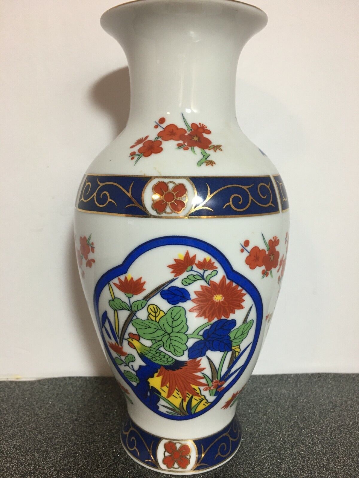 Lovely Vintage Japanese Colorful Vase With Flowers & Birds Gold Design 8.5\