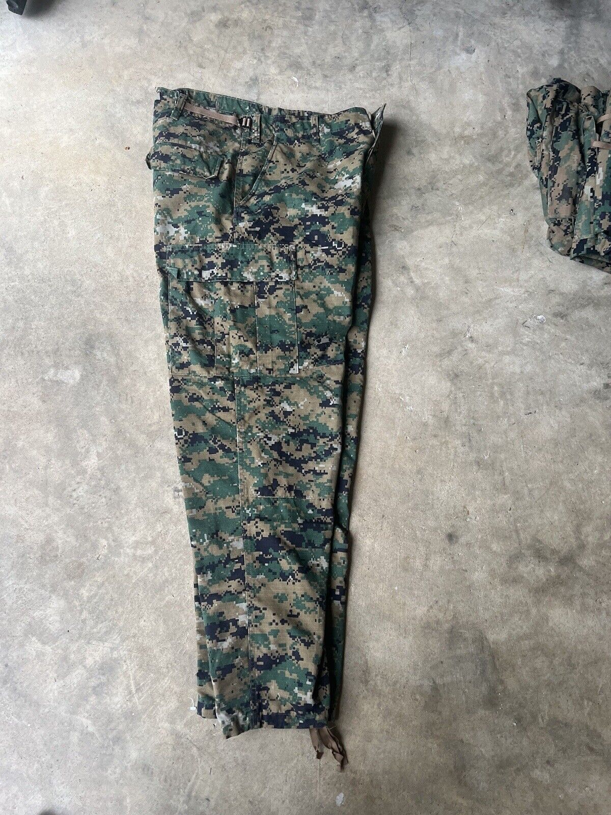 Marine Corps USMC Woodland MARPAT Camo Combat Pants Trousers - Small Regular