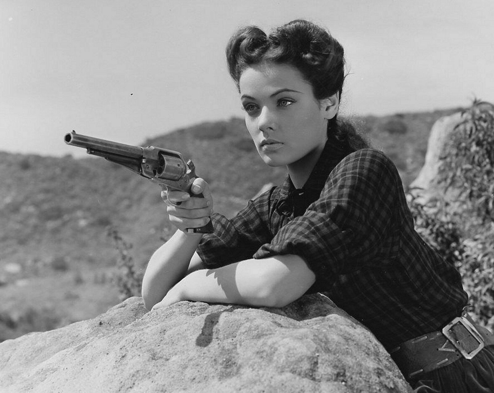 1941 Young GENE TIERNEY in her 1st Film BELLE STARR Photo  (207-d )