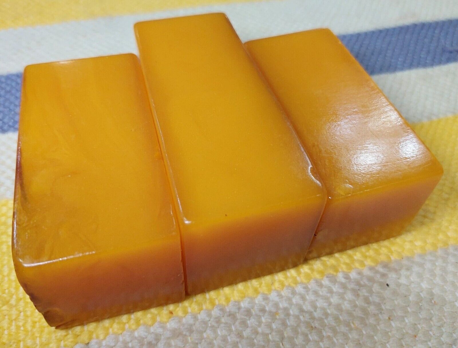 bakelite amber 3 pieces 565 grams  original beautiful material