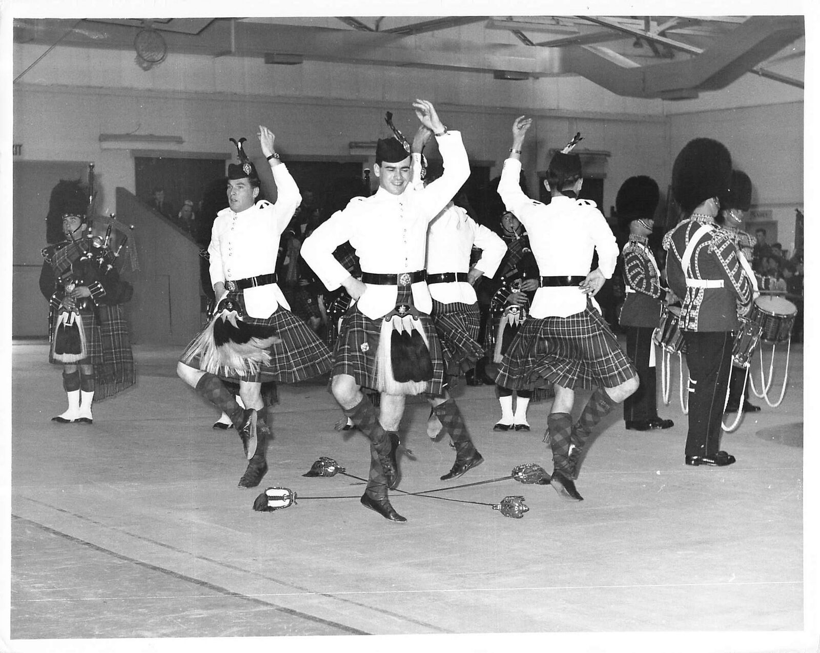 1967 Press Photo Scots Guards Dancers Stanmore Bagpipes pipers kilts band kg