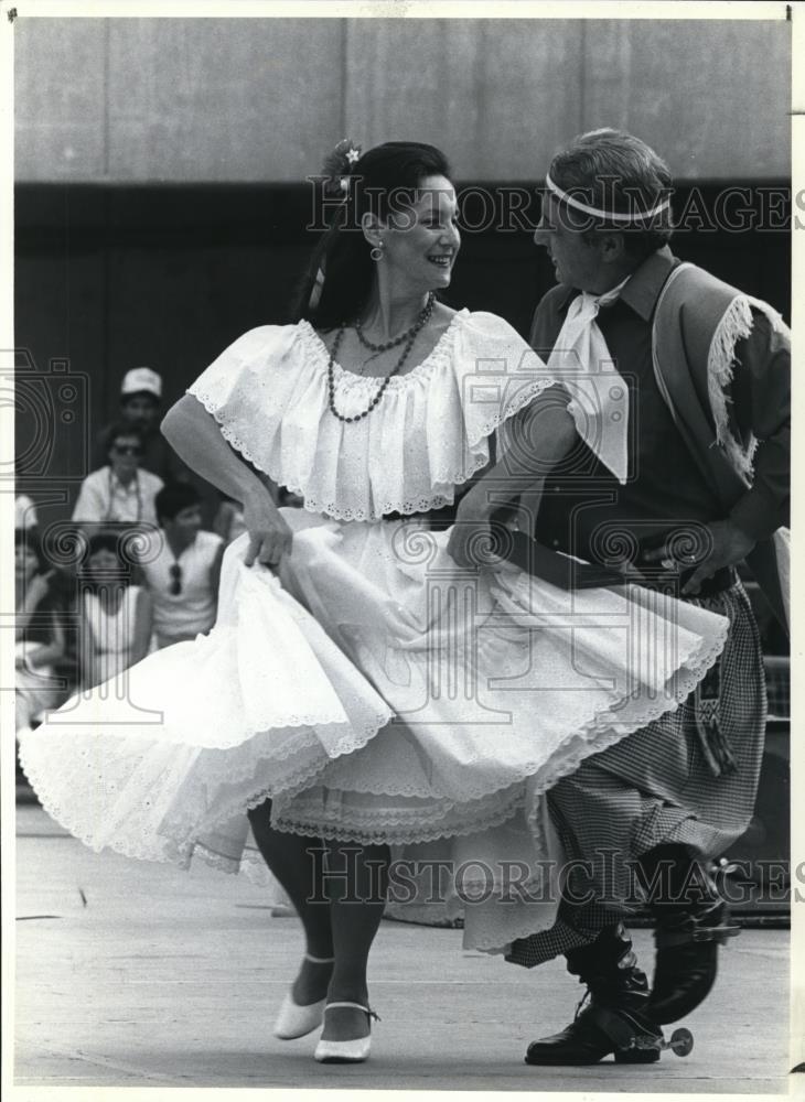 1992 Press Photo Dance groups - cva56057