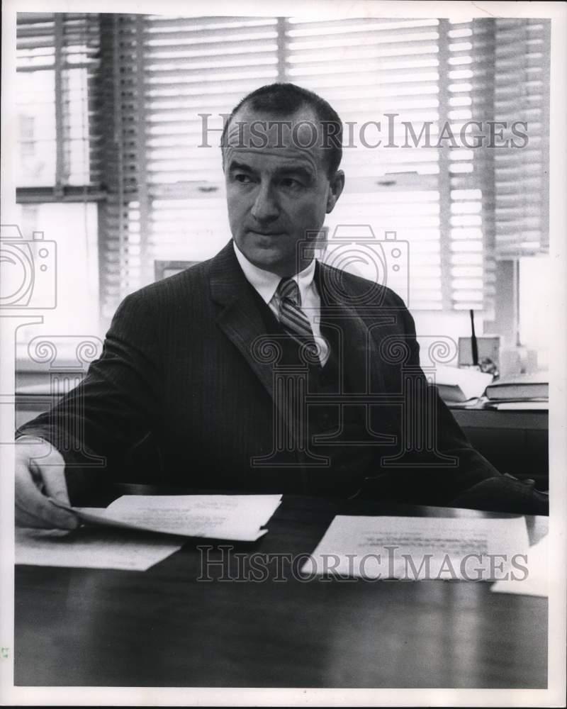 1963 Press Photo Publisher of Scientific American magazine - Gerald Piel.