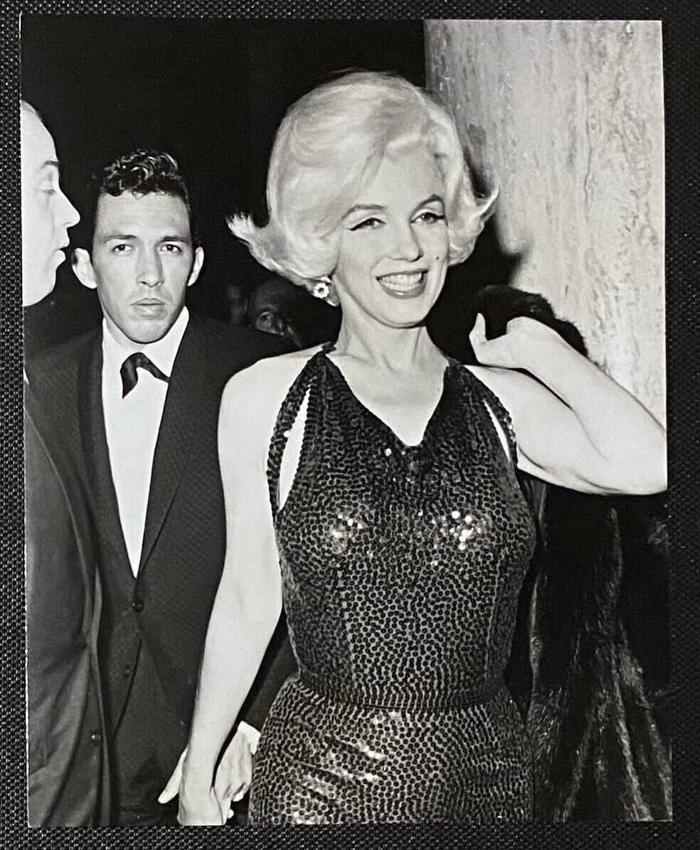 1962 Marilyn Monroe Original Photo Golden Globes Awards Candid Arrival Stamped