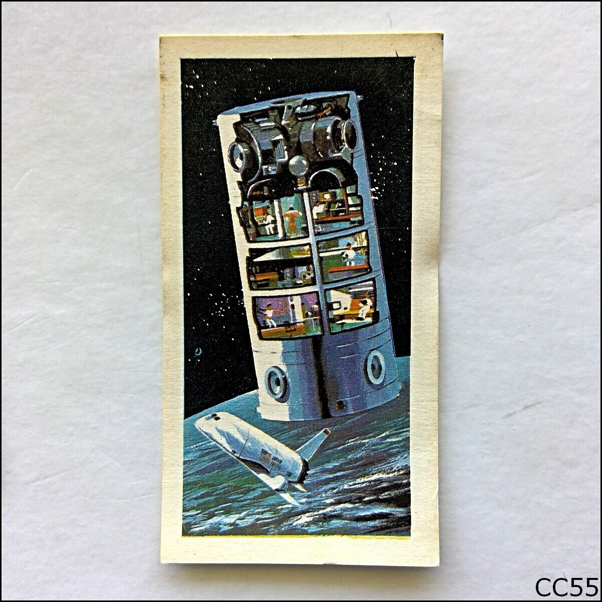 Brooke Bond Tea Card The Race Into Space 1971 #45 12 Man Space Station (CC55)