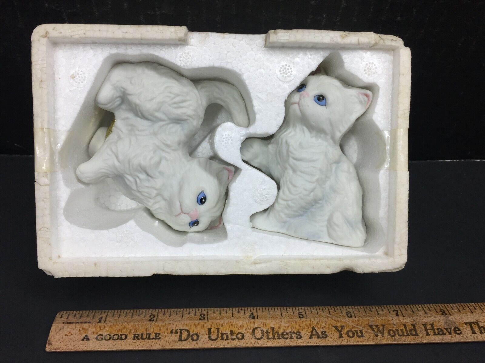 Vintage Homco White Persian Cats Kittens Cat Figurines Pair 1413 Blue Eyes NOS