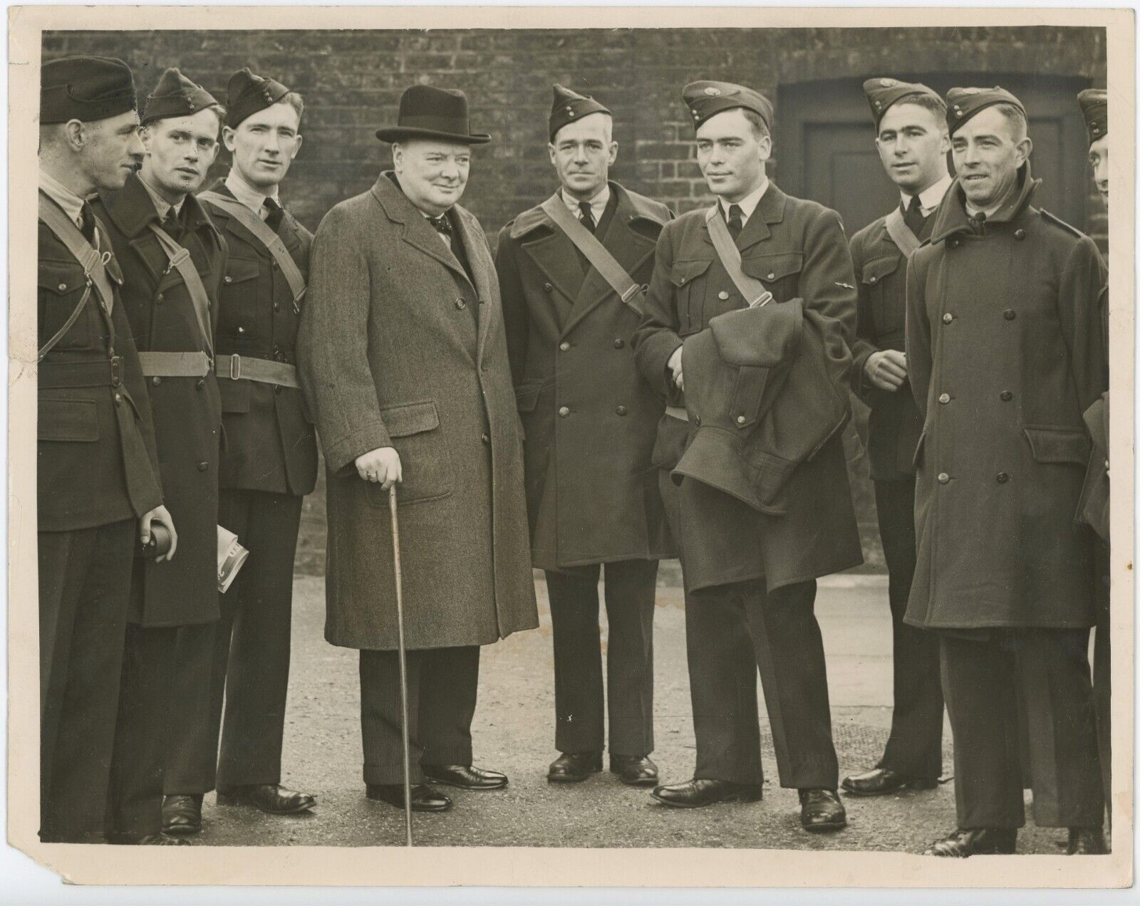 17 April 1940 press photo of Winston Churchill with Australian airmen
