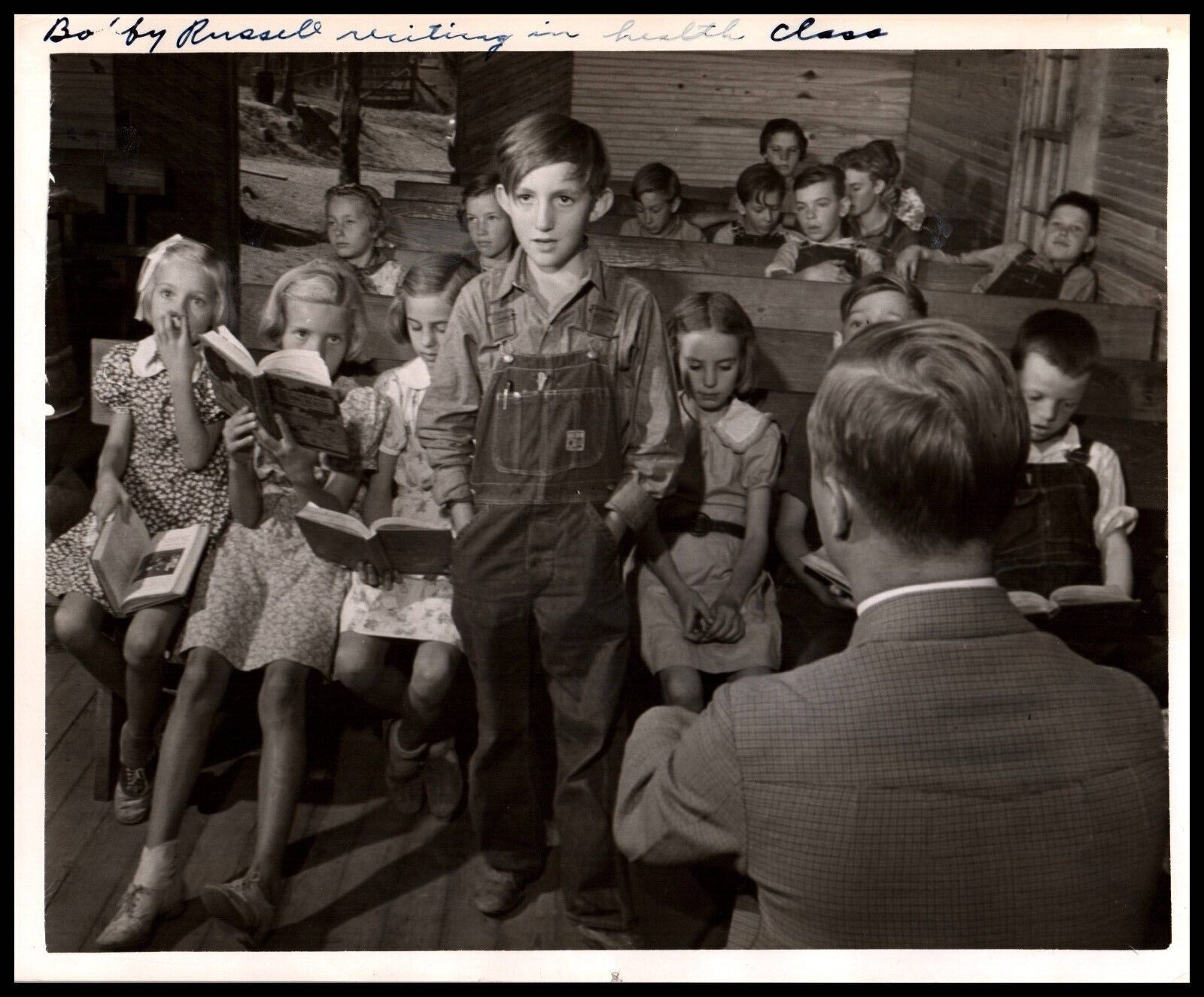 1941 ORIG PHOTO TENNESSEE BOY VISITING HEALTH CLASS by JOE CLARK RARE  377