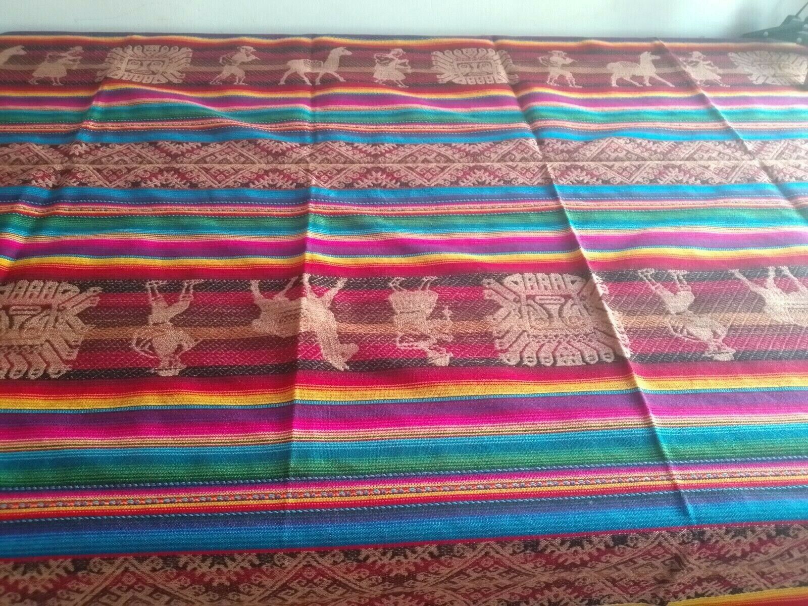 Peruvian blanket in wool different colors Andean community Puno