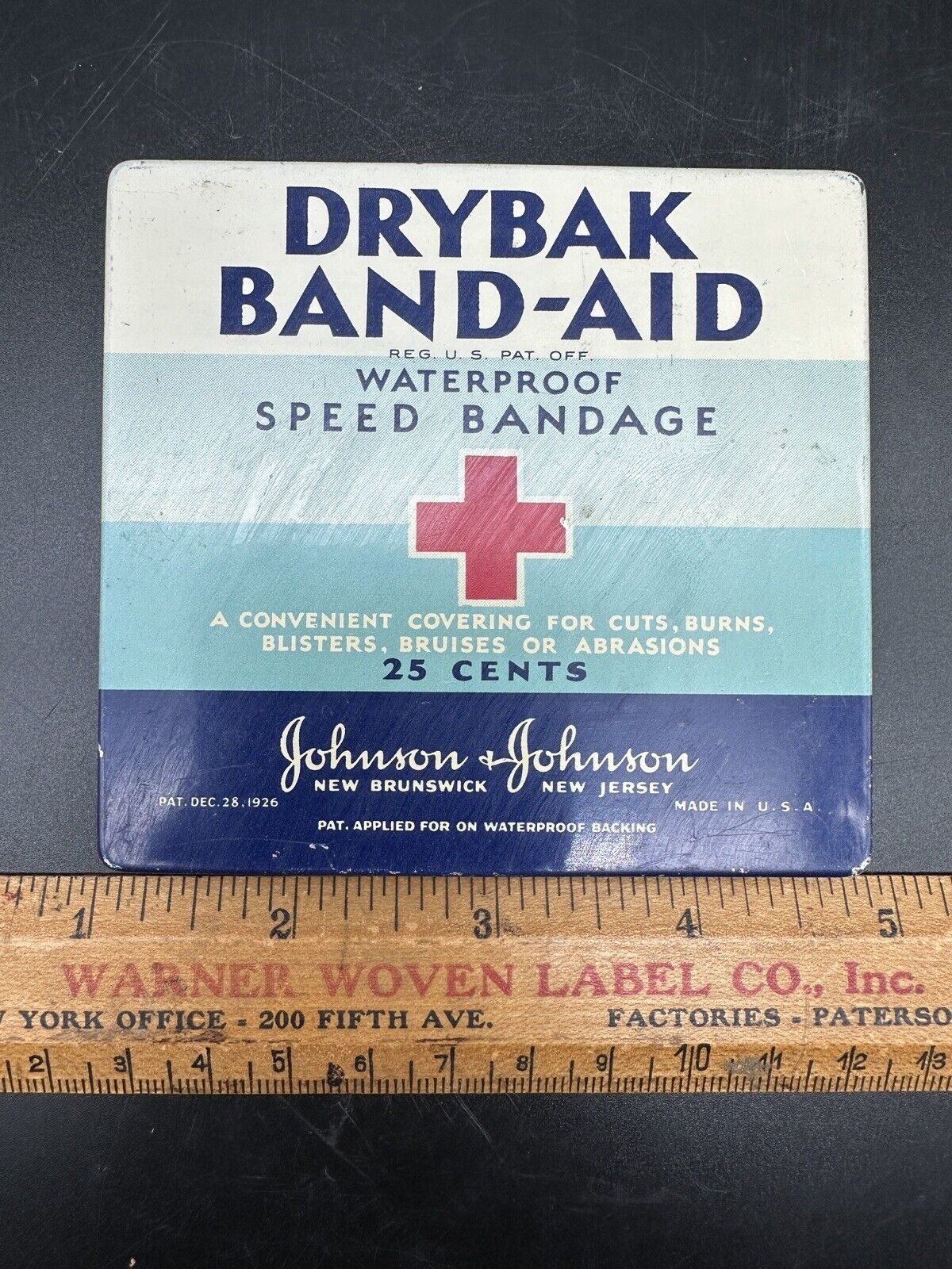 VINTAGE JOHNSON & JOHNSON DRYBAK BAND-AID TIN HINGED BOX WATERPROOF 1920'S USA