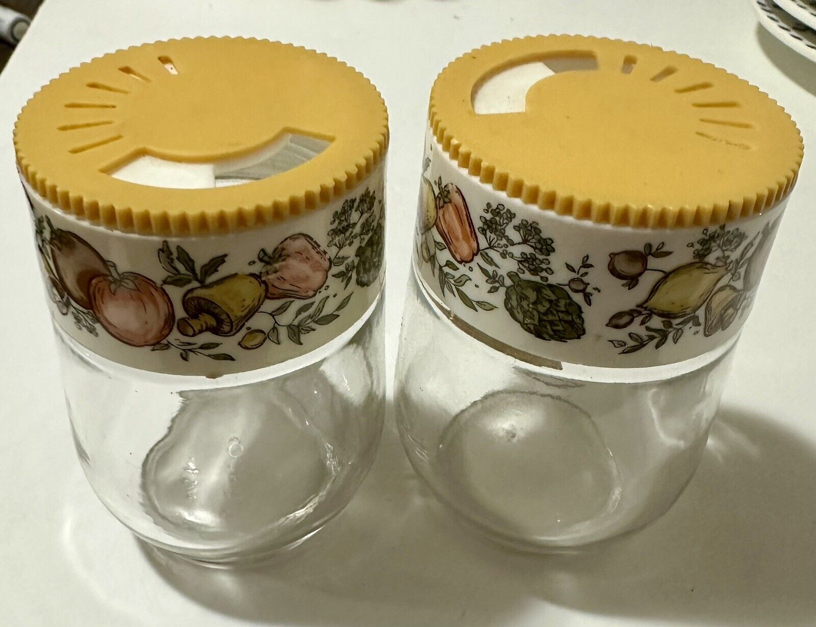 Set of 2 Vintage Corning Ware Glass Gemco Spice of Life Jars Spice Shakers MCM