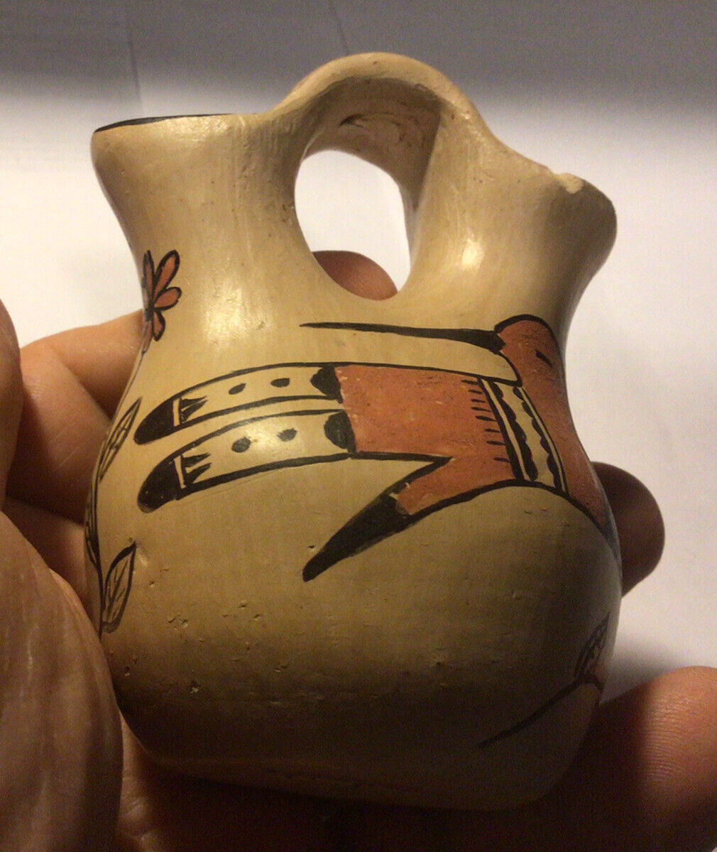 vintage Hopi 4” signed wedding vase w hummingbird motif