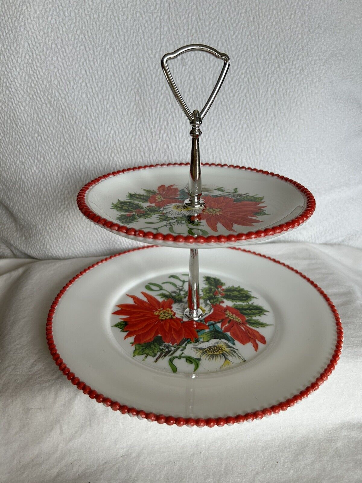 VTG Westmoreland Glass Co. 2 Tiered Stand Poinsettia & Holly Berry Christmas.