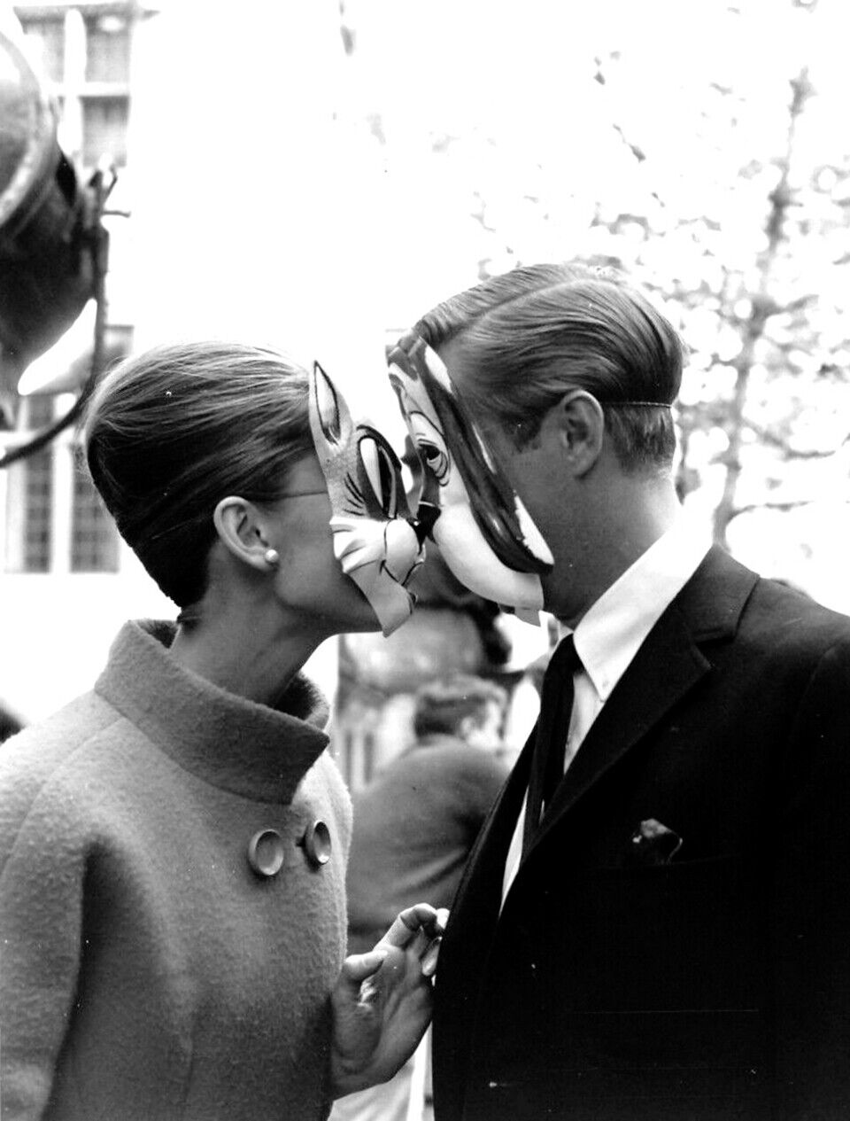 AUDREY HEPBURN AND GEORGE PEPPARD Breakfast at Tiffany\'s Picture Photo 8\