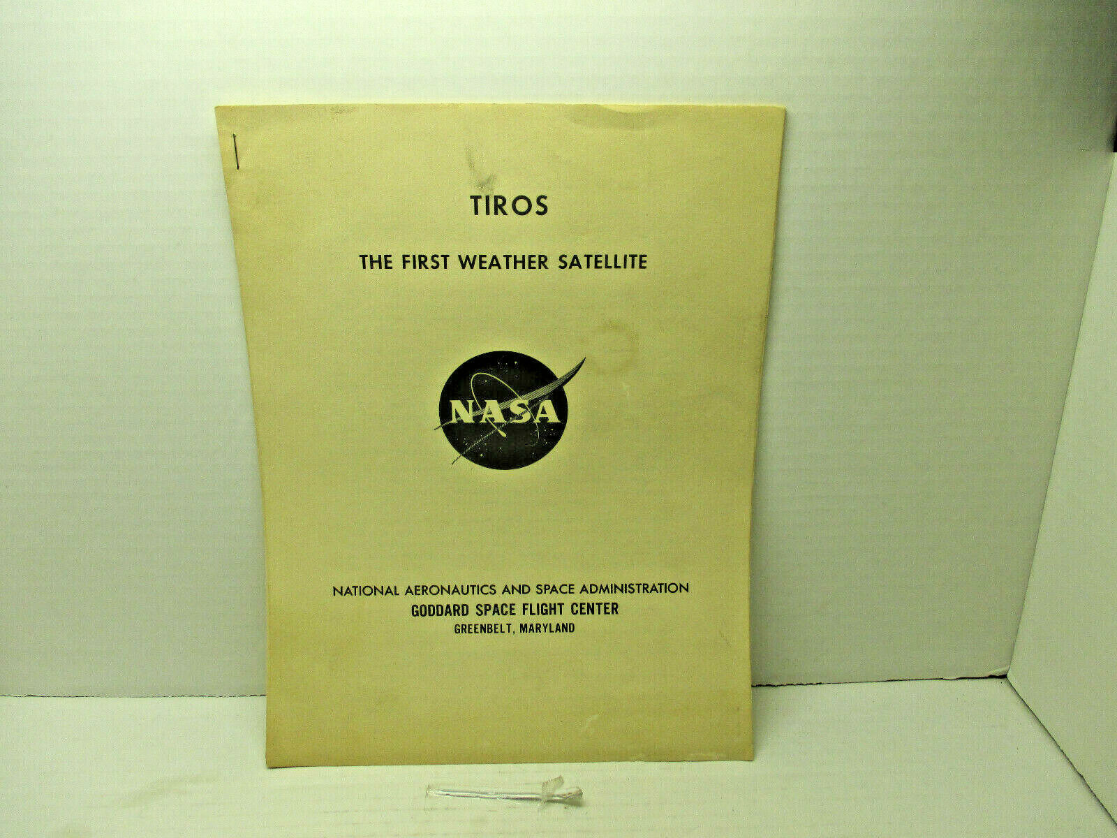 vintage Issue of NASA Facts featuring the Tiros Weather Satellite
