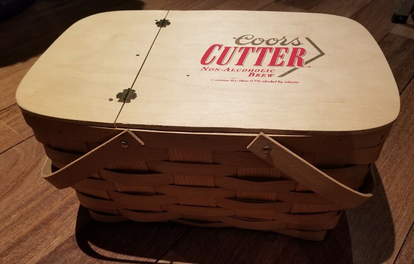 Coors Cutter Non Alcoholic Brew Wooden Picnic Basket Checkers board, gingham 