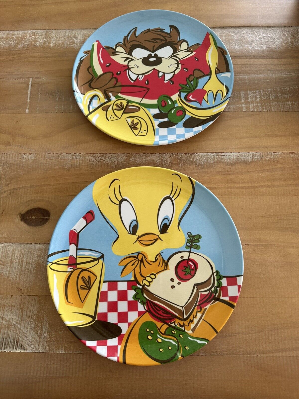 Vintage Pair Of Warner Bros. Looney Tunes Taz & Tweety Bird Melamine 10” Plates