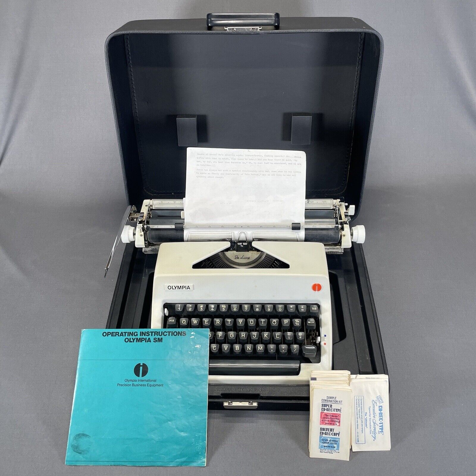 Vintage Olympia International De Luxe Typewriter Serial #4845405 White with Case