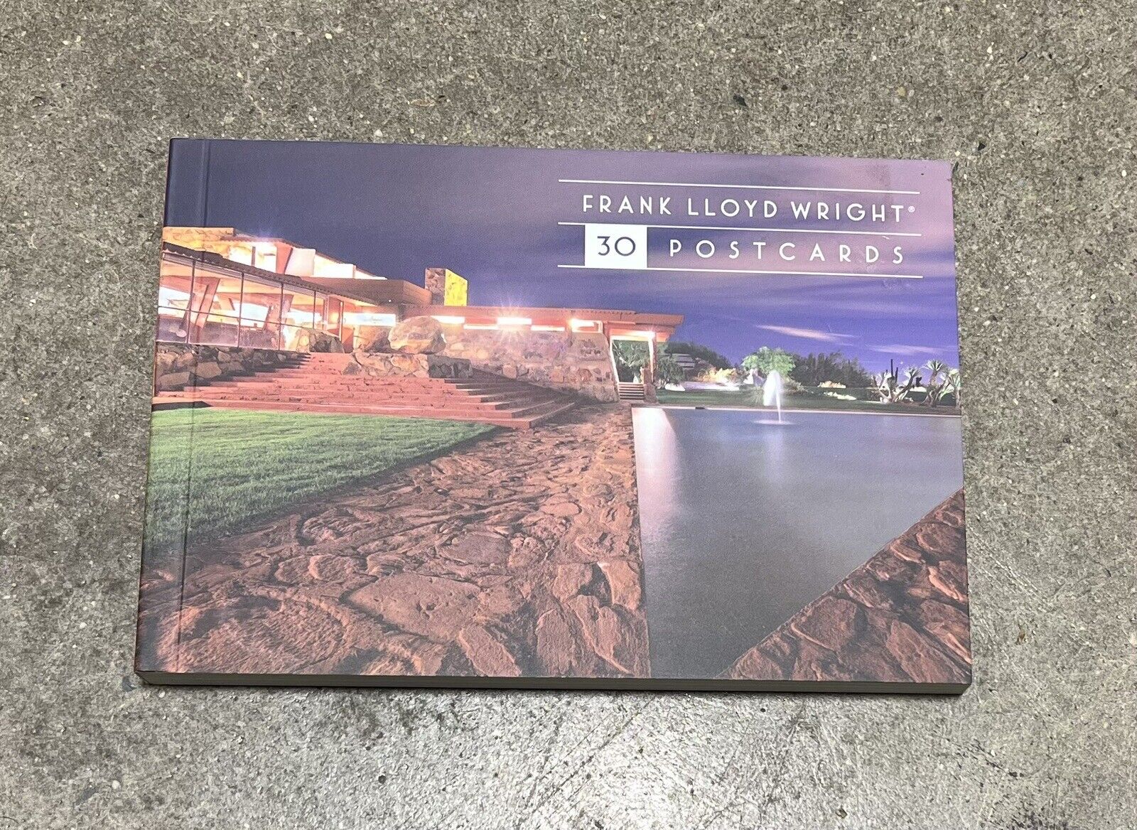 Frank Lloyd Wright 30 Postcards - NEW