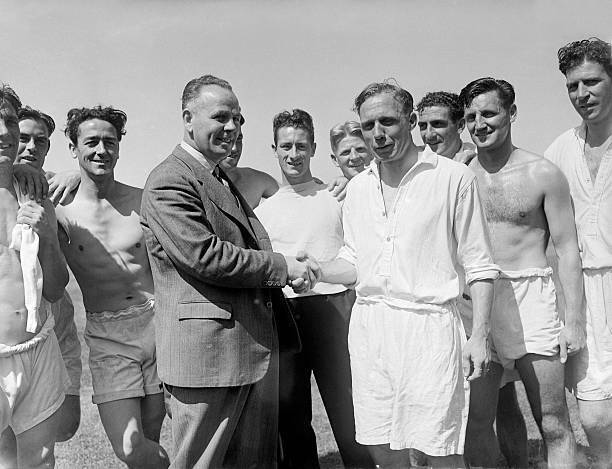 Football New Fulham manager Bill Dodgin is welcomed to Craven Cott- Old Photo