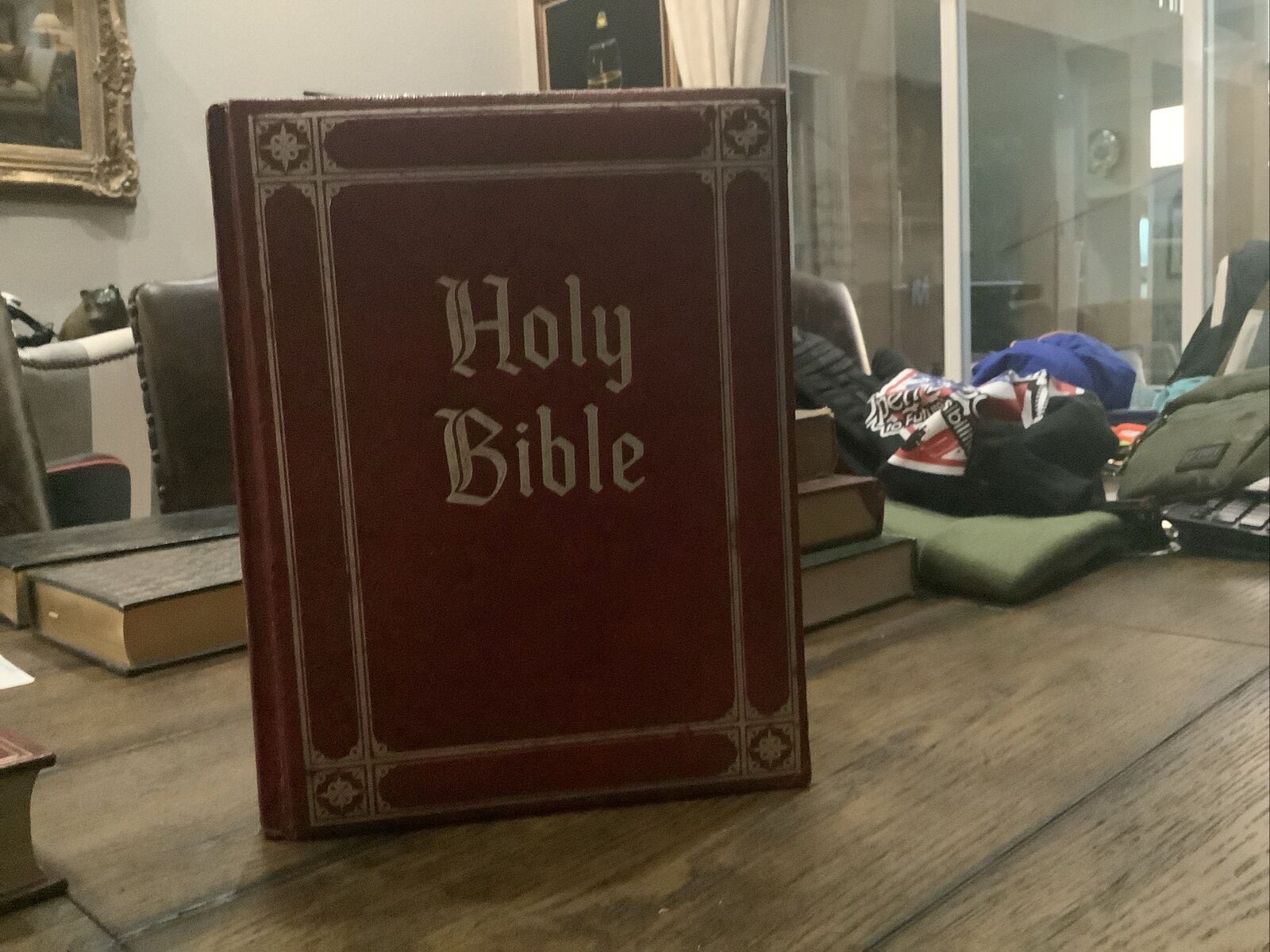 Holy Bible Guiding Light Edition, vintage 1960