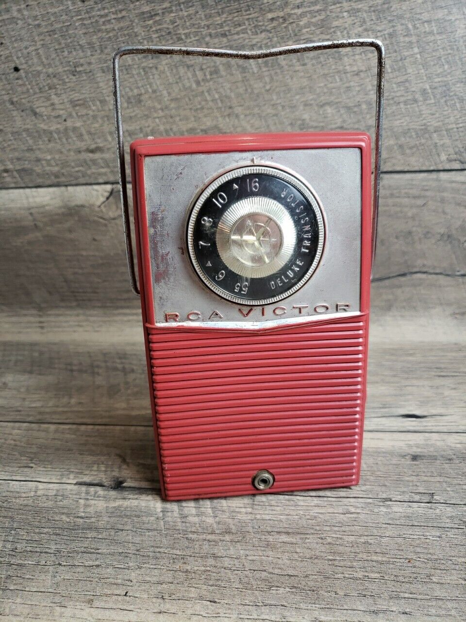 Vintage RCA Victor All Transistor Deluxe Personal Radio Impac  Red Works