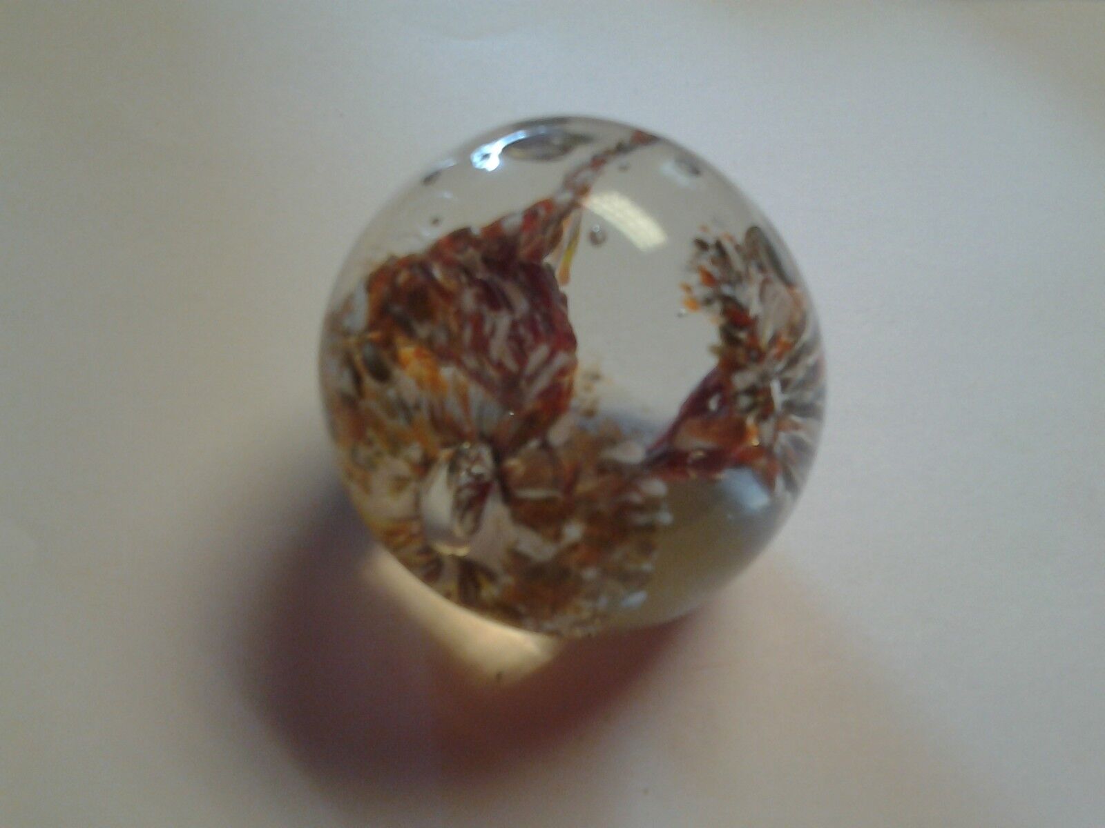 PAPERWEIGHT red and white flowers  ART GLASS