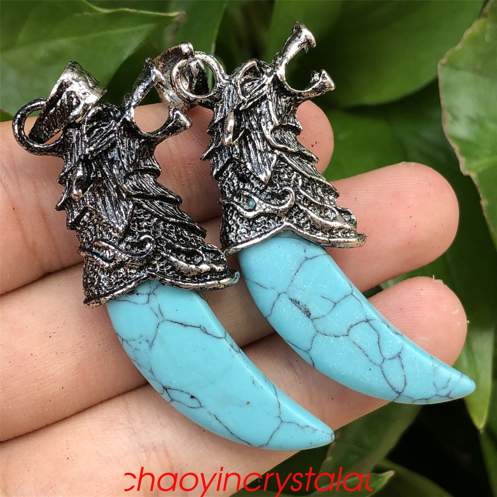 2pcs Synthetic Turquoise Howlite Wolf Teeth Pendant Quartz Crystal Skull Carved