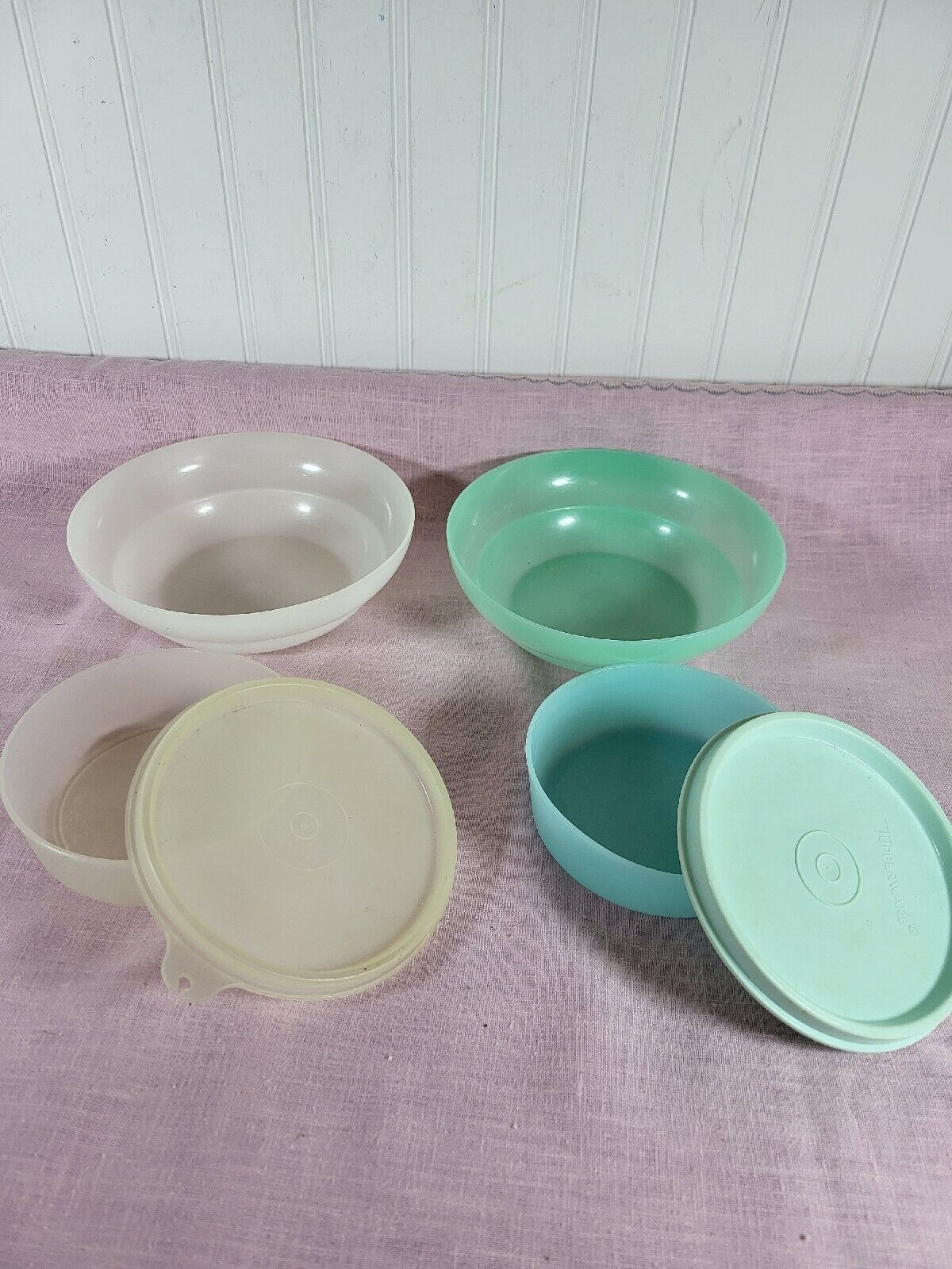VINTAGE LOT of 4 Tupperware Little Wonders 6 oz Bowls & cereal bowls
