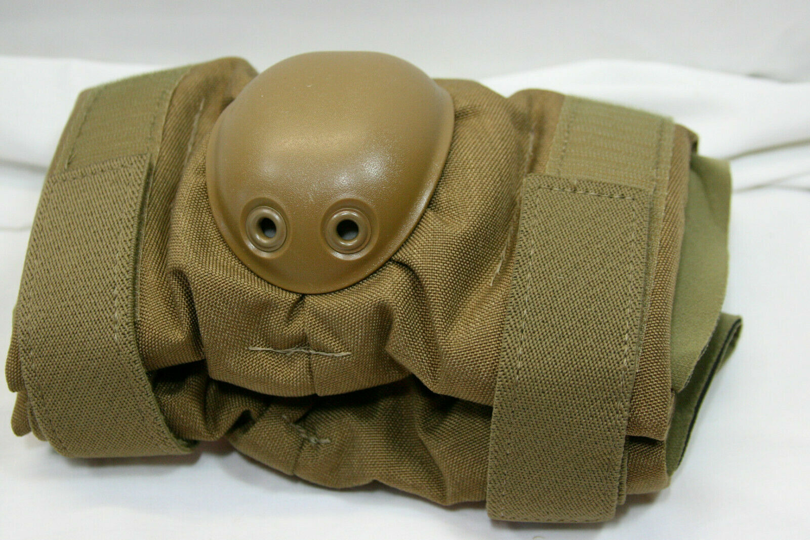 *NEW* US Military Elbow Pads  - Coyote Brown - Large *FREE SHIPPING