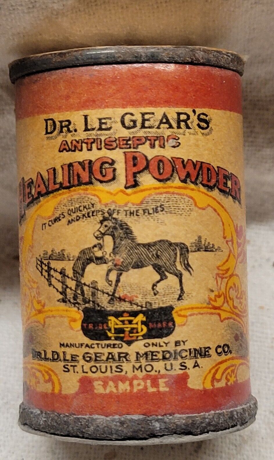 SAMPLE SIZE DR LEGEAR\'S HEALING POWDER TIN AWESOME HORSE GRAPHICS PAPER LABEL 