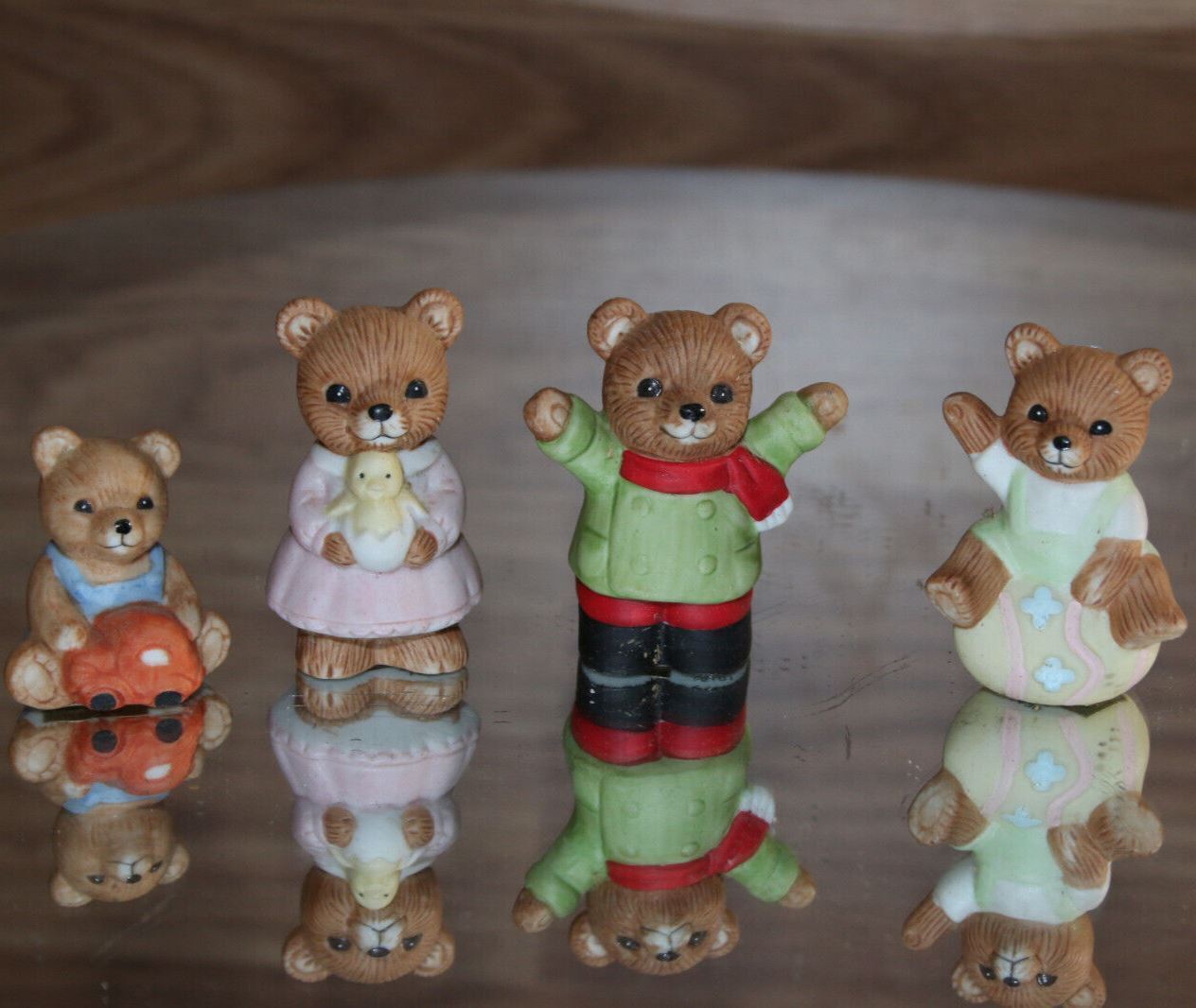 Bear Figurines dad mom two babies (LOT of 4) #1430 1470 5101 HOMCO VTG