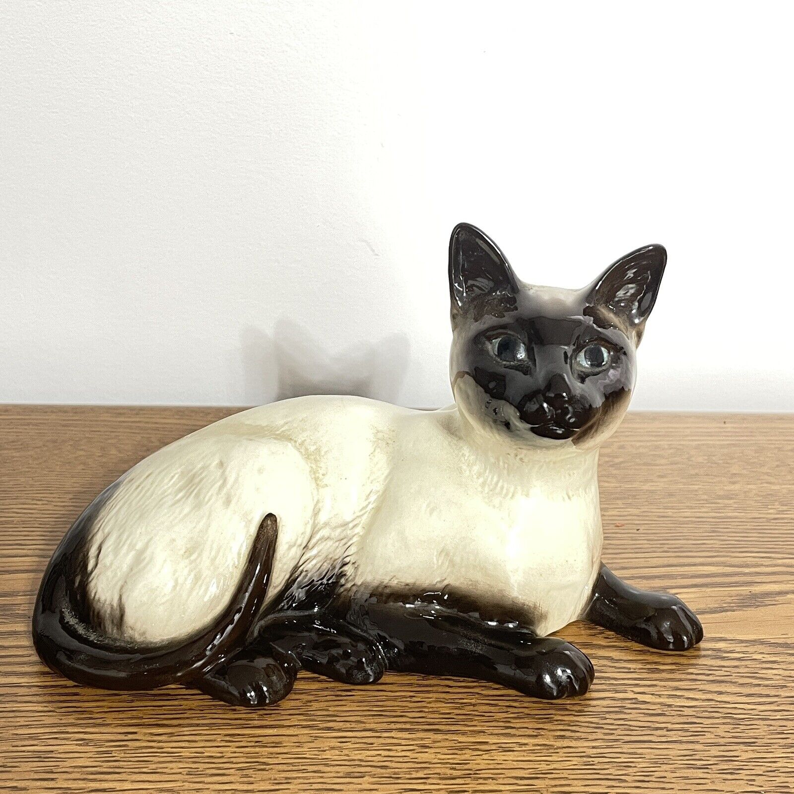 Beswick England Siamese Ceramic Cat Figurine #1559 - 4\