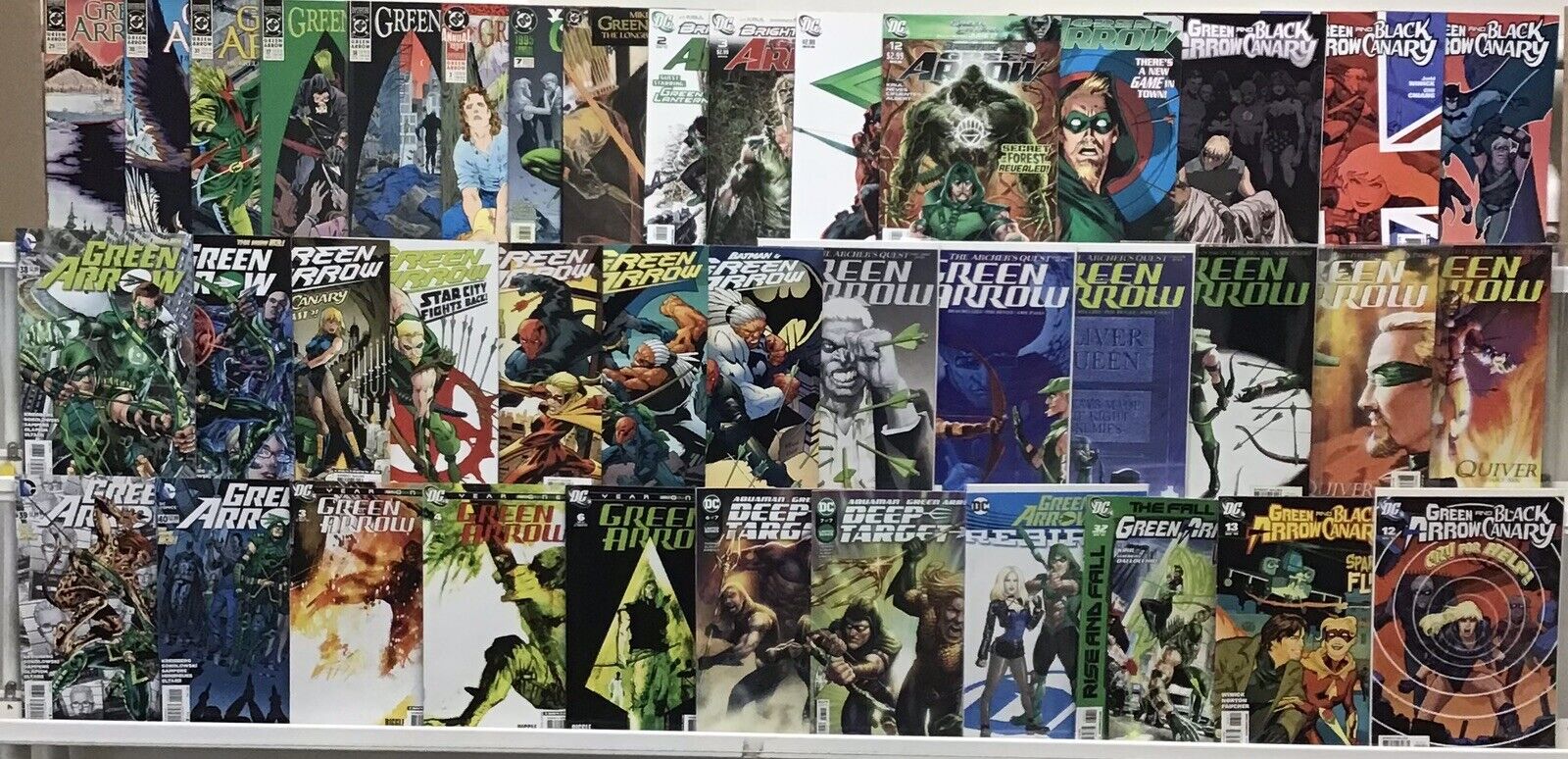 DC Comics Green Arrow Comic Book Lot Of 40