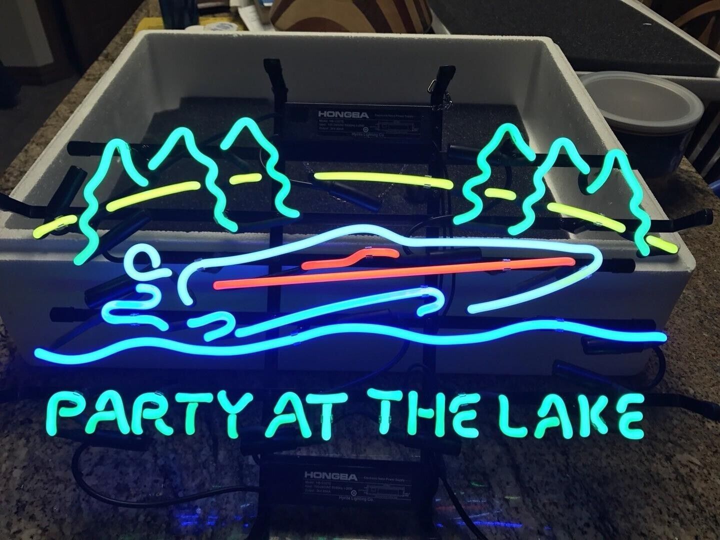 Party At The Lake Speedboat Beer 24