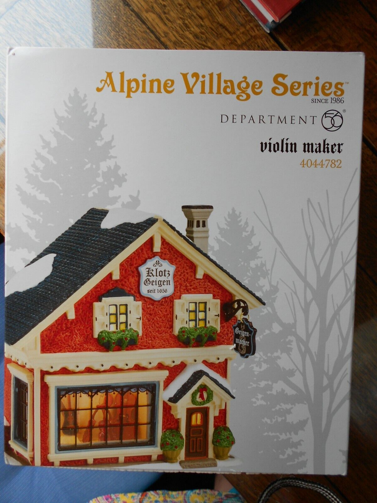 DEPT 56 ALPINE Village VIOLIN MAKER NIB *Read*