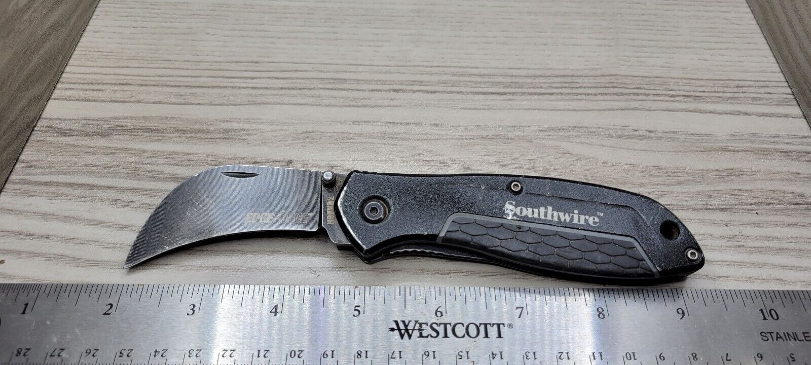 Southwire Tools & Equipment HBKND2 Edgeforce Hawk Bill Pocket Knife, 2.6\
