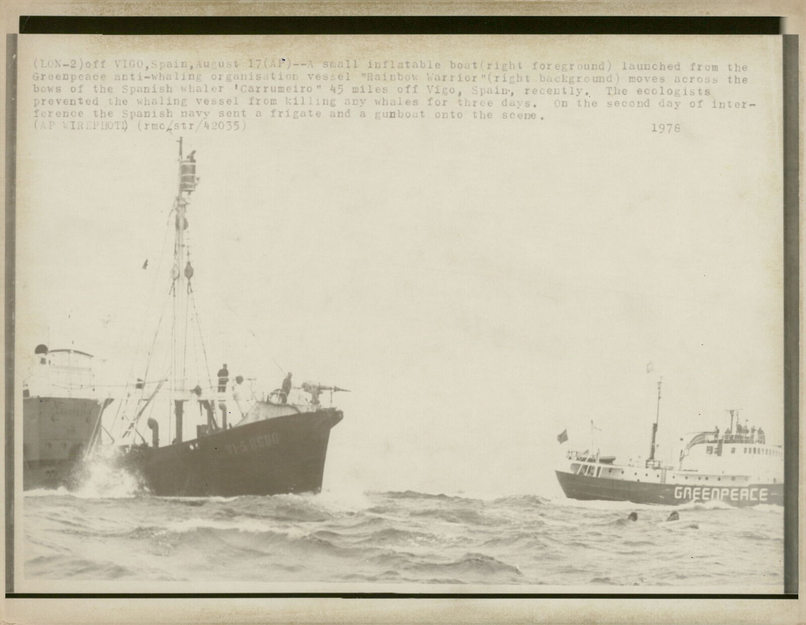 Greenpeace vessel \'Rainbow Warrior\' blocks Span... - Vintage Photograph 1424004