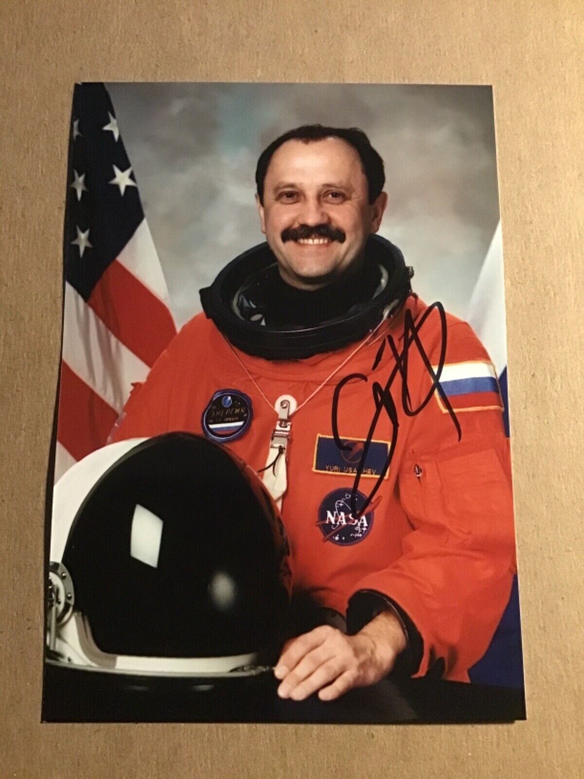 Yuri Usachov, Russia 🇷🇺 Cosmonaut 4 Space Flights hand signed 4x6